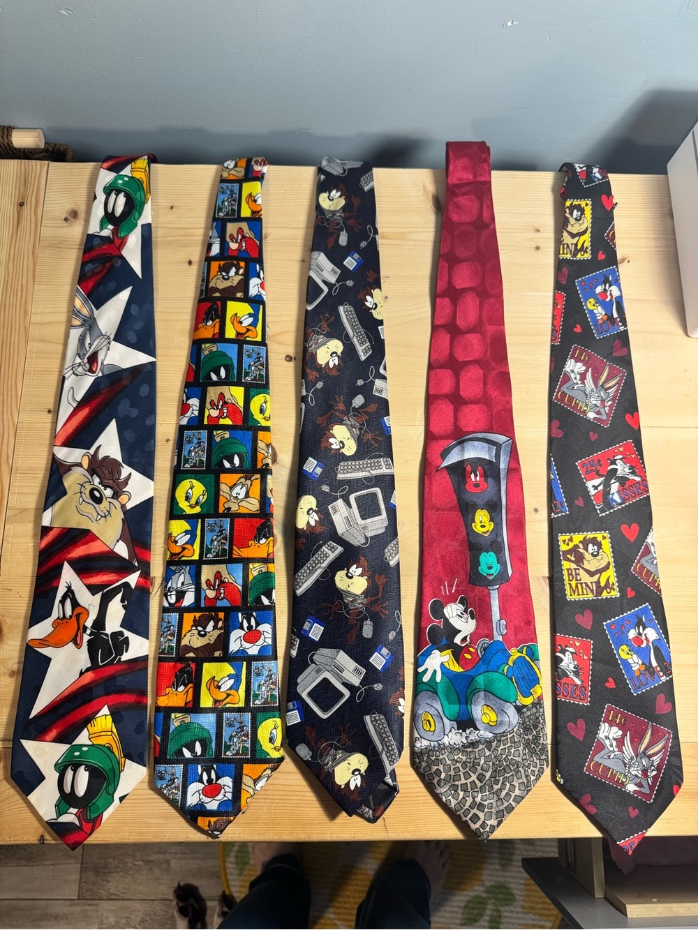 VINTAGE COLLECTORS Looney Tunes & Disney Character Tie Lot - 1990s
